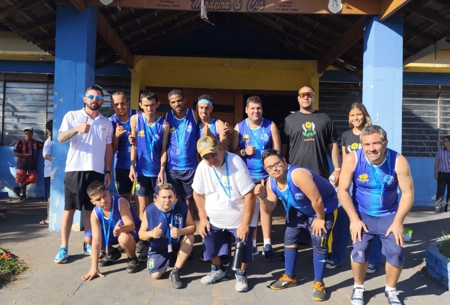 Alunos da APAE de Assis/SP se destacam no Regional de Atletismo 2025 com garra, talento e conquistas no pódio