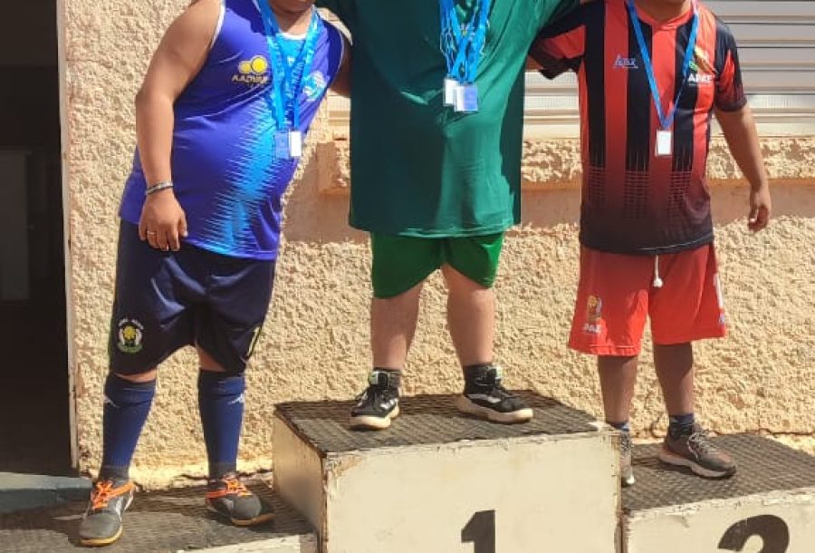 Alunos da APAE de Assis/SP se destacam no Regional de Atletismo 2025 com garra, talento e conquistas no pódio