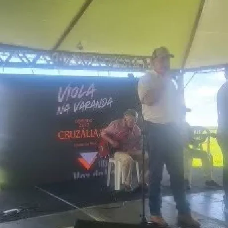 Viola na Varanda em Cruzália – Dez2025