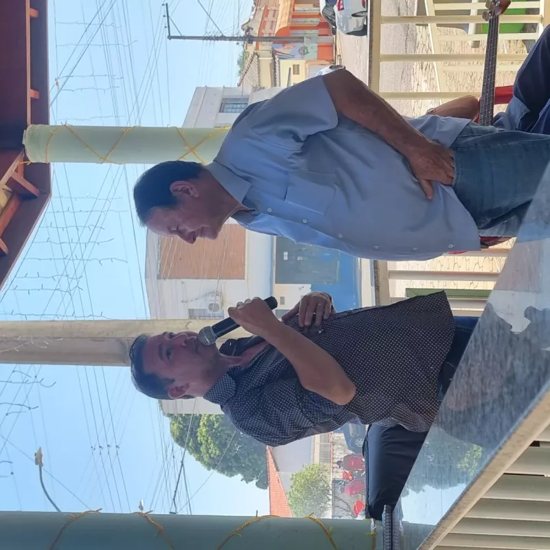 Viola na Varanda em Lutécia – Nov2025